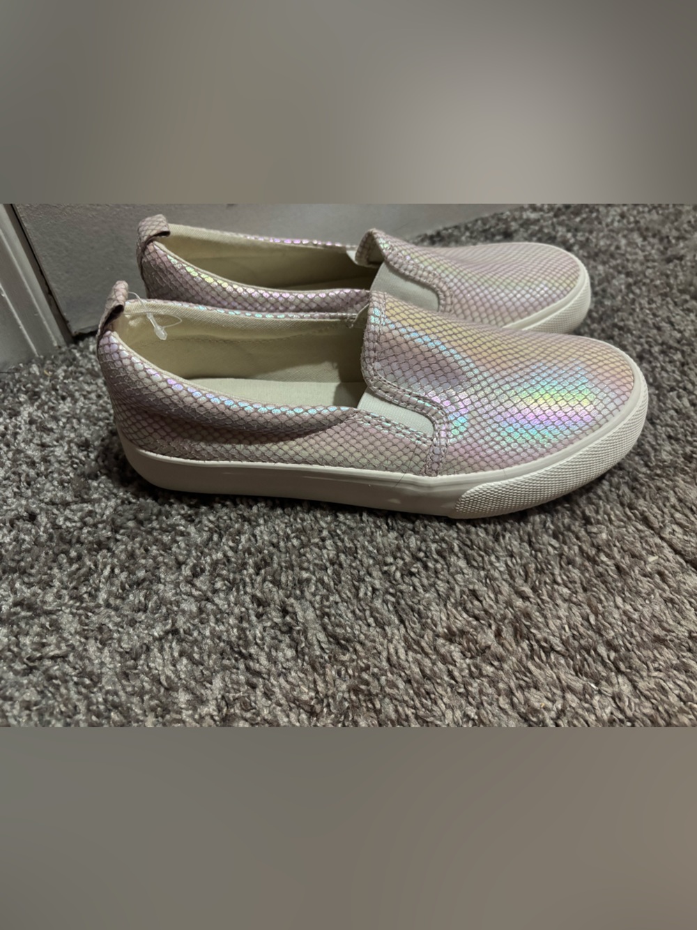 NWOT Kids Iridescent Mermaid Slip-On Sneakers - Pink/White - Picture 3 of 3